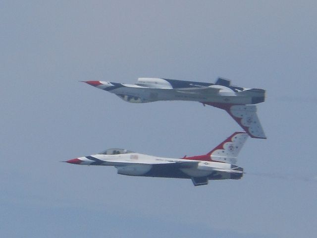 Lockheed F-16 Fighting Falcon —