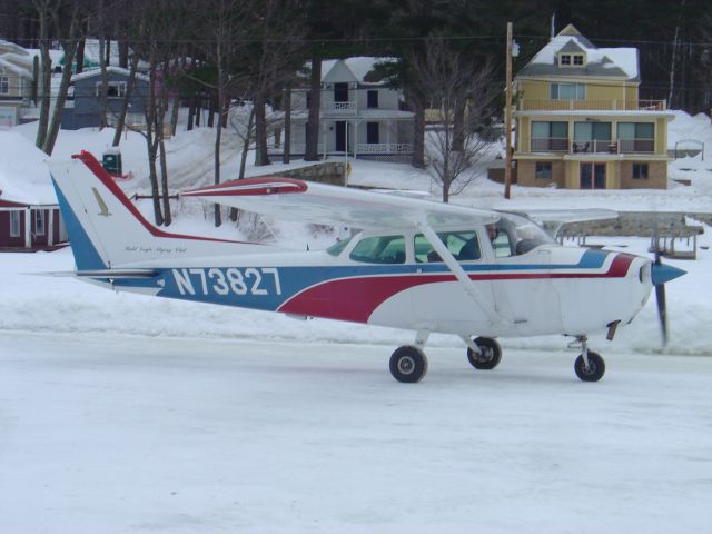 Cessna Skyhawk (N73827) - ALTON BAY FEB 09