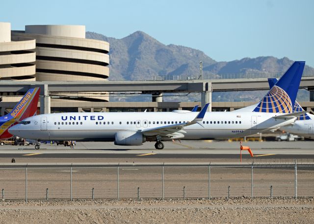 Boeing 737-900 (N68843)