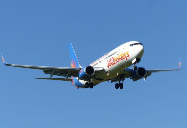 Boeing 737-800 (G-GDFU)
