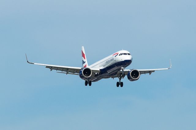Airbus A321 (G-NEOS) - WAW SPOTTING