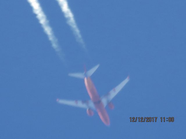 Boeing 737-700 (N7737E)