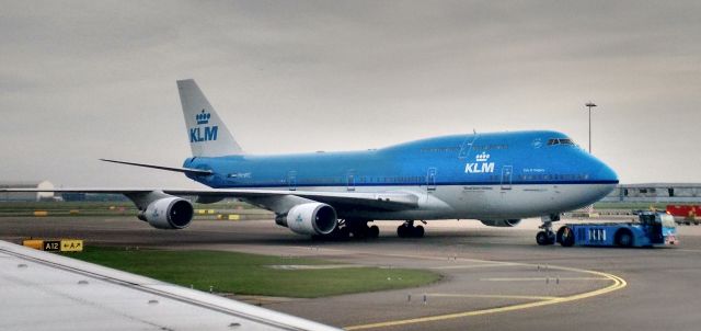 Boeing 747-200 (PH-BFC) - Taxing