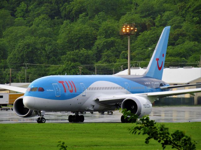 Boeing 787-8 (G-TUII)