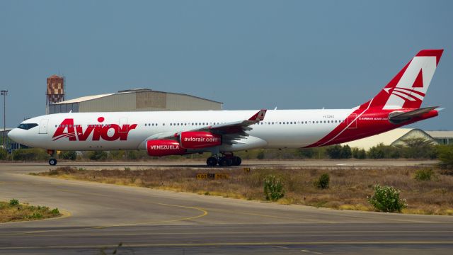 Airbus A340-300 (YV-3292)