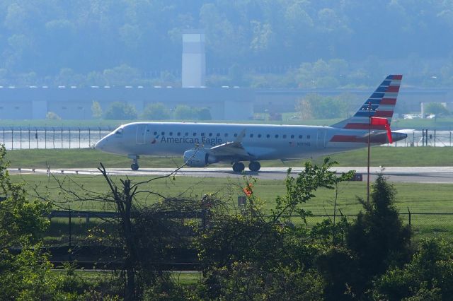 Embraer ERJ-190 (N117HQ)