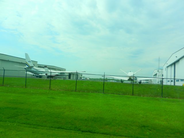 Boeing 737-200 (VP-CDA) - Aircraft parked on the ramp, on the left is a Boeing B737-200, next to the B737-200 is a Cessna C-172 Skyhawk, in the distance are two Cessna Citations, on the right on is a Beechcraft Bonanza 