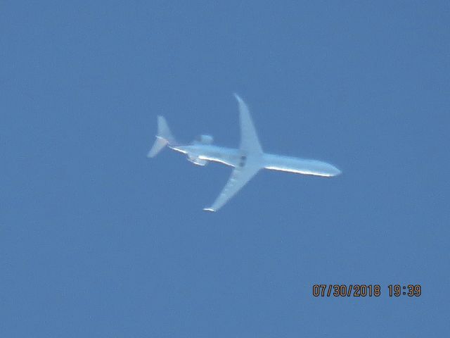 Canadair Regional Jet CRJ-900 (N246LR)