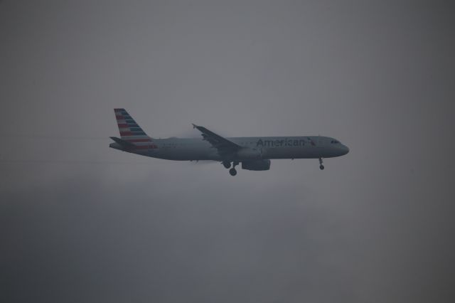 Airbus A321 (N558UW)