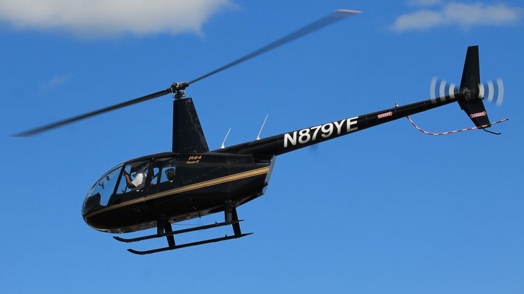 Robinson R-44 (N879YE) - Giving rides during the 2021 Simsbury Fly-In.