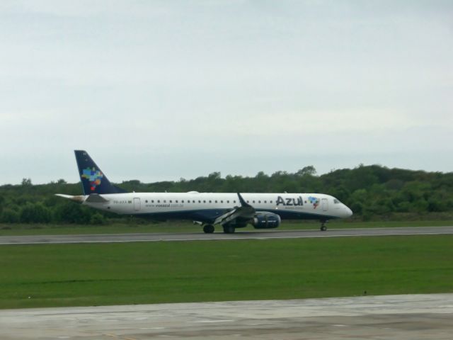 Embraer ERJ-190 (PR-AXA)