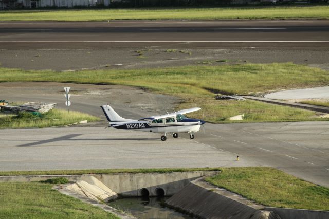 Cessna Centurion (N210AQ)