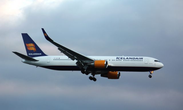 BOEING 767-300 (TF-ISN) - Inaugural arrival of Icelandair B767-300 to Boston Logan!