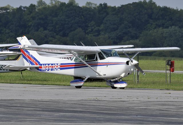 Cessna Skyhawk (N9918E) - Seen at KFDK on 8/23/2009.      a href=http://discussions.flightaware.com/profile.php?mode=viewprofile&u=269247  Profile/a