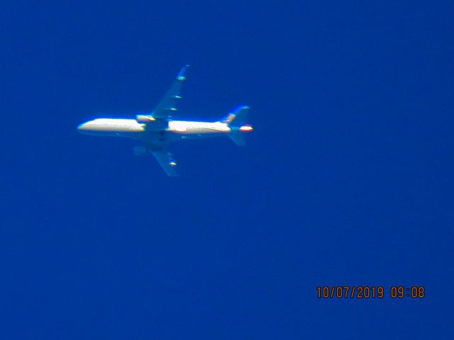 Embraer 175 (N728YX)