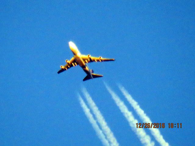 Boeing 747-400 (N120UA)