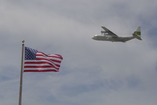 Lockheed C-130 Hercules —