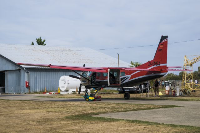 Cessna Caravan (D-FNDA) - Aerodrome de Corbas Rhone France le 16 sept 2018