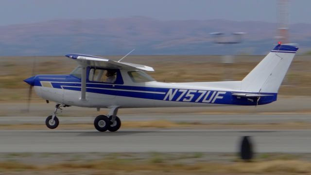 Cessna 152 (N757UF)