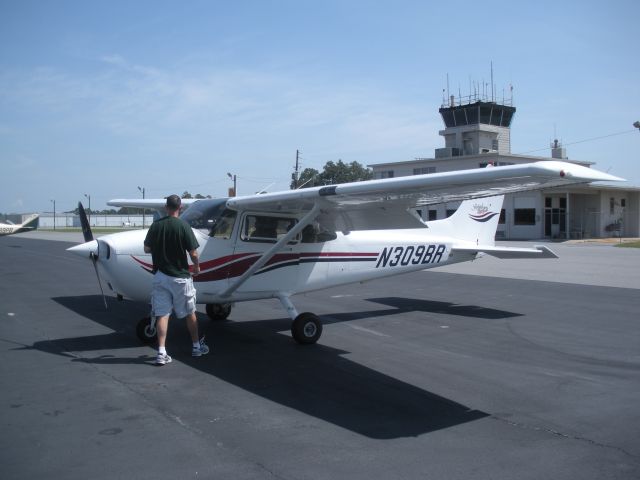 Cessna Skyhawk (N309BR)