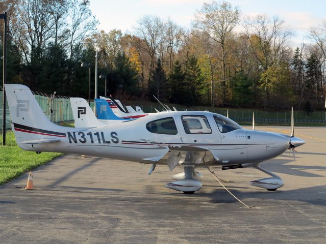 Cirrus SR-20 (N311LS) - A very nice Cirrus.