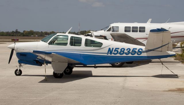 Beechcraft 35 Bonanza (N5835S) - A nice Bonanza.