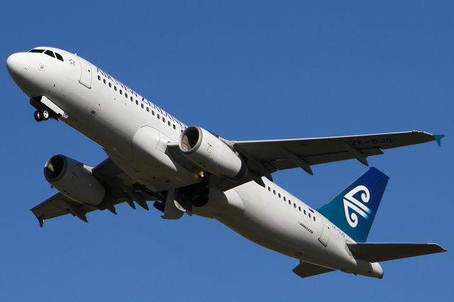 Airbus A320 (ZK-OJQ)