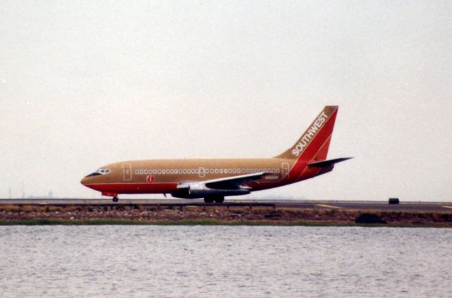 Boeing 737-200 (N90SW) - Doing a charter in 1999.