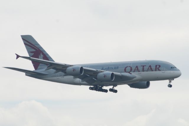 Airbus A380-800 (A7-APB)