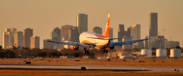 BOEING 737-400 (N802TJ)