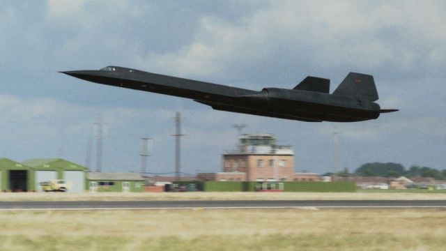 Lockheed Blackbird — - SR-71A low pass after mission. RAF Mildenhall, UK  1985