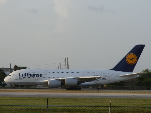 Airbus A380-800 (D-AIMC)