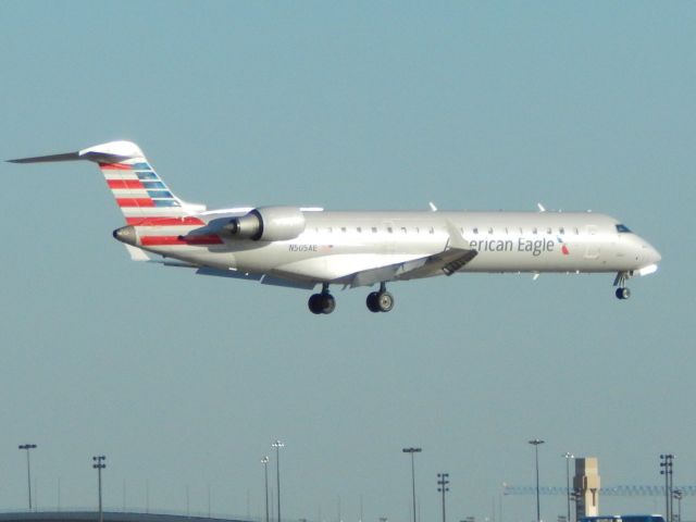 Canadair Regional Jet CRJ-700 (N505AE) - N505AE over the numbers at KDFW