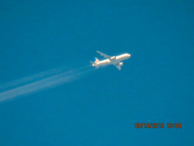 Airbus A320 (N462UA)
