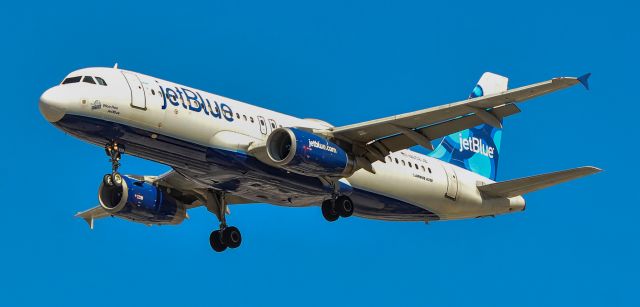 Airbus A320 (N658JB) - N658JB JetBlue Airways 2007 Airbus A320-232 / 658 (cn 3150) "Woo-Hoo JetBlue" - Las Vegas -  Harry Reid International Airport (KLAS)br /USA - Nevada September 22, 2021br /Photo: Tomás Del Coro br /SunSet Park