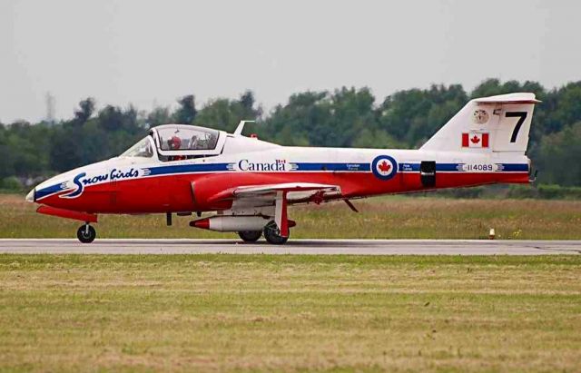 Canadair CL-41 Tutor (11-4089) - photo by David Lunn