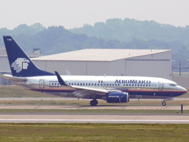 Boeing 737-700 (XA-PAM) - Taking Off 20C on 5/19/2013