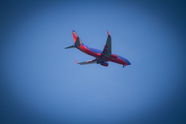 Boeing 737-700 (N435WN) - Southwest Airlines prepares for landing at Charleston International Airport, Charleston, S.C.