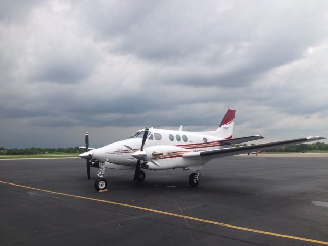 Beechcraft King Air 90 (N127MJ)