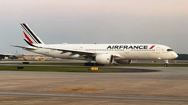 Airbus A350-900 (F-HTYD) - Headed to CDG in the last of the summer light as AF689