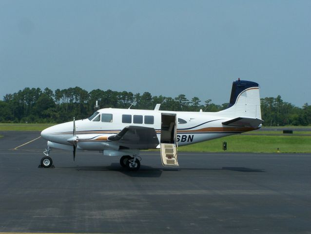 Beechcraft Queen Air (65) (N16BN)