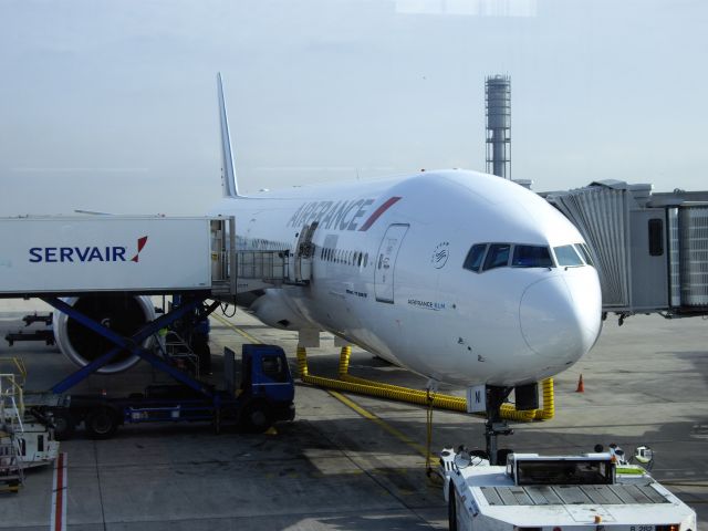 BOEING 777-300 (F-GZNI)