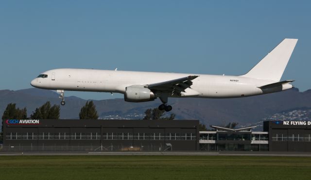 Boeing 757-200 (N315ST)