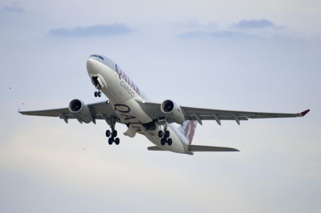 Airbus A330-300 (A7-AFY) - TKF RWY 31L