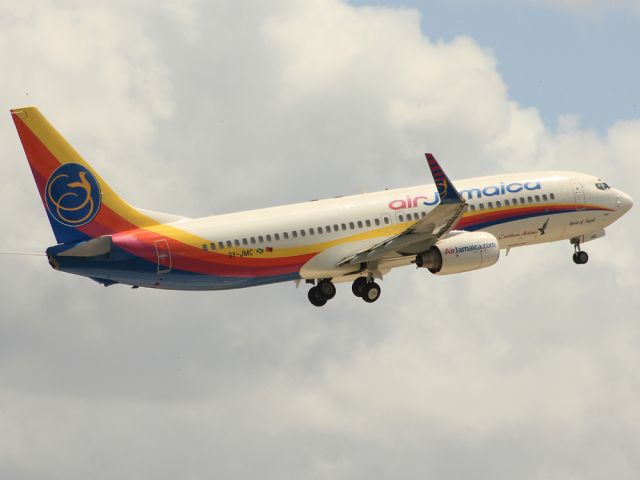 Boeing 737-800 (9Y-JMC)