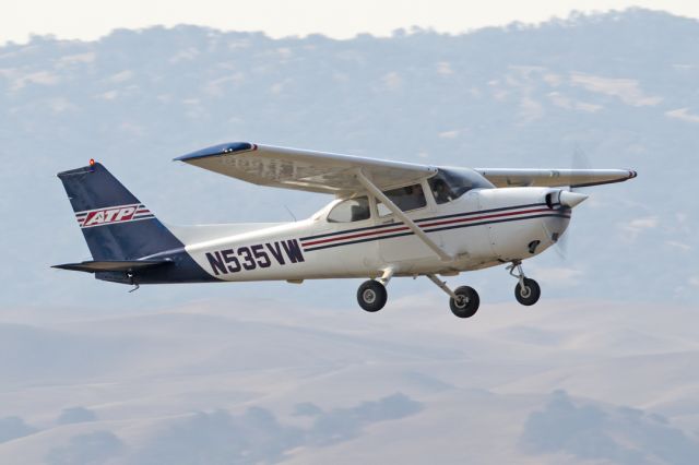 Cessna Skyhawk (N535VW) - Cessna 172S over Livermore Municipal Airport, CA. August 2021.