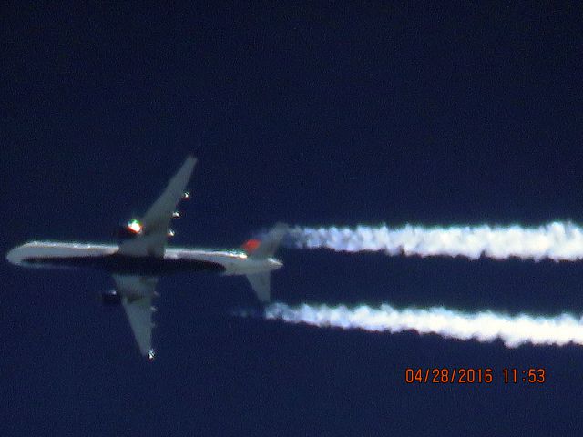 Boeing 757-200 (N6707A)