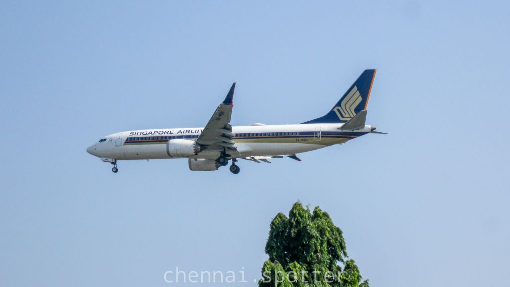 Boeing 737-700 (9V-MBN)