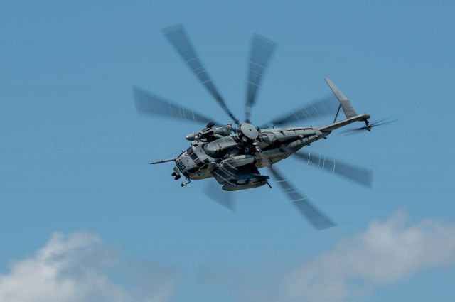 — — - CH-53E Super Stallion demonstration at 2023 Beaufort MCAS Airshow