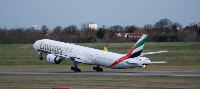 Boeing 777 (A6-END) - From the carpark as she left BHX